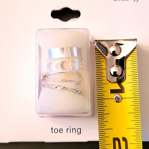 NEW Set of 4 Toe Rings! Silver-tone, Various Designs - Picture 9 of 9